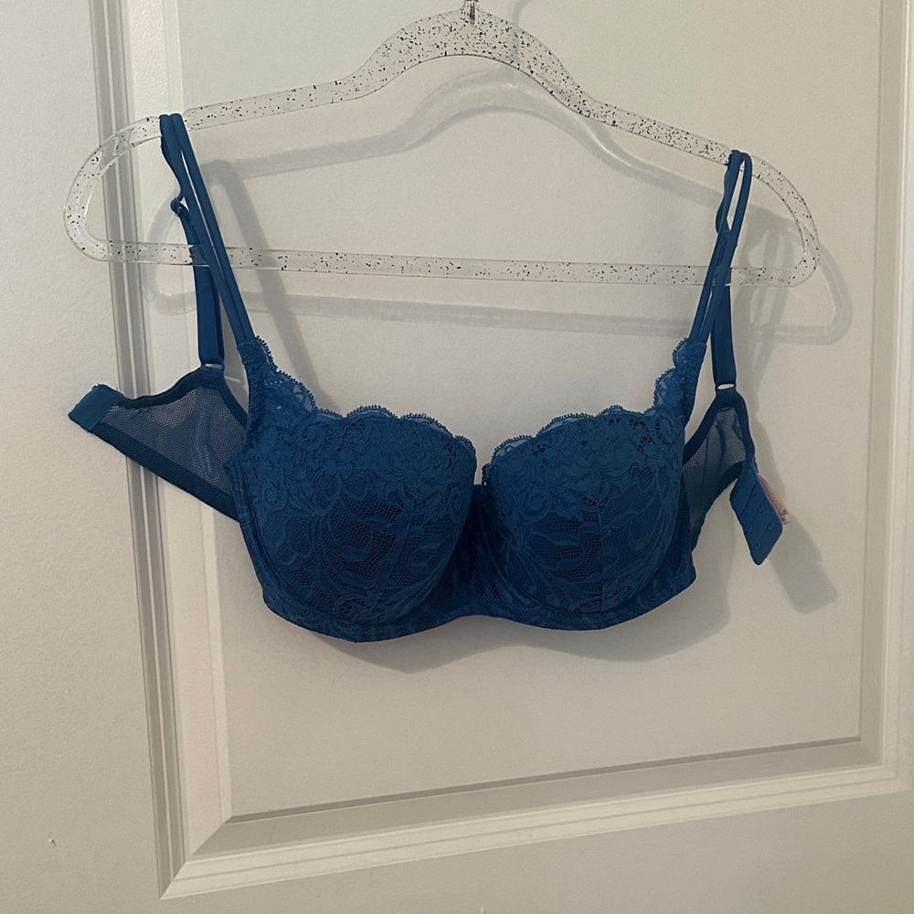 Victoria's Secret Cornflower blue Lace Bra